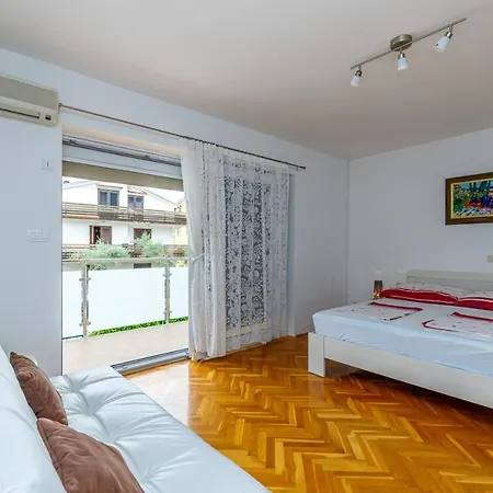 Holiday House Margeta Kaštelir