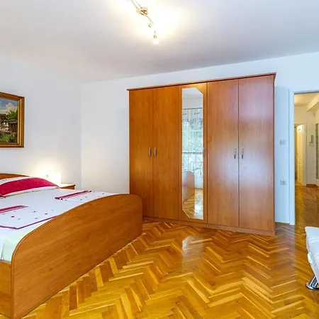 ゲストハウス Holiday House Margeta Kaštelir